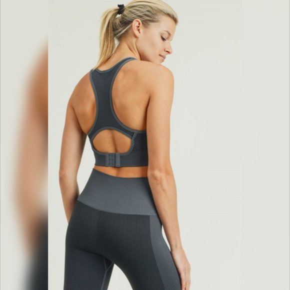 Chevron Track Seamless Hybrid Racerback Sports Bra - Picture 3 of 8